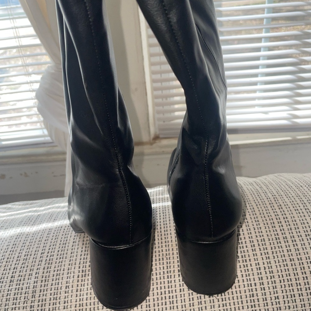 Black Knee-High Leather Boots - Picture 7 of 10